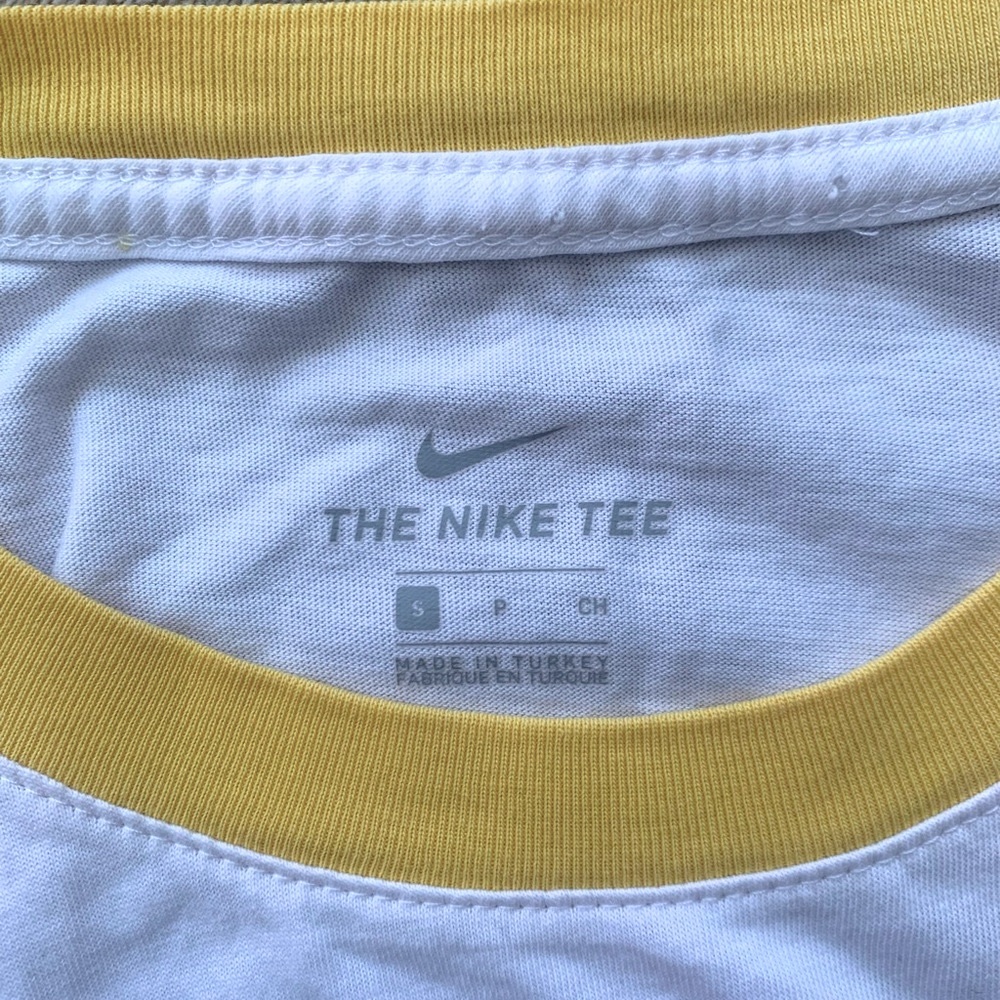 NIKE JUST DO IT THE NIKE TEE WOMANS TSHIRT SIZE SMALL - Picture 4 of 8